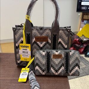 Wrangler Gray, white and Black Women's Bag Set BRAND NEW